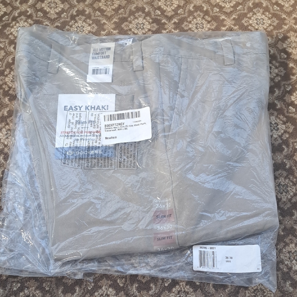Dockers Easy Khaki Slim Fit Chinos in Light Khaki